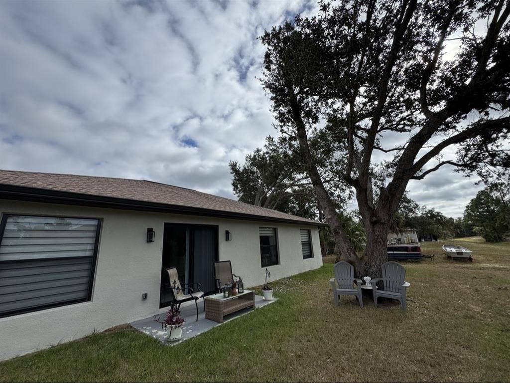 Furnished bedroom all included