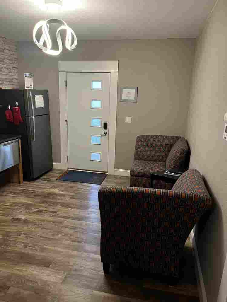 Fully furnished downtown