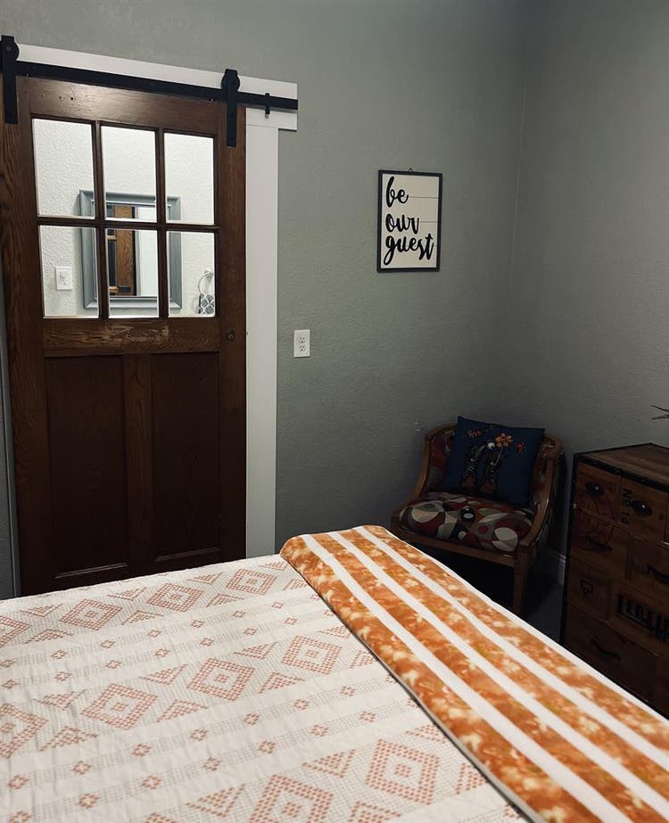 Fully furnished downtown