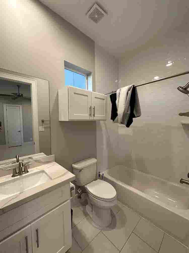Private Bed/Bath in Shared house