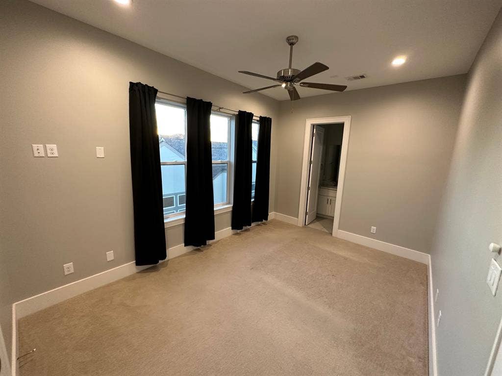 Private Bed/Bath in Shared house