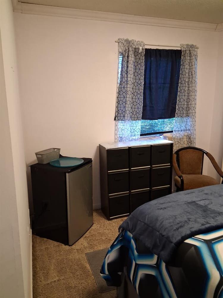 Furnished Weekly Room Rentals!