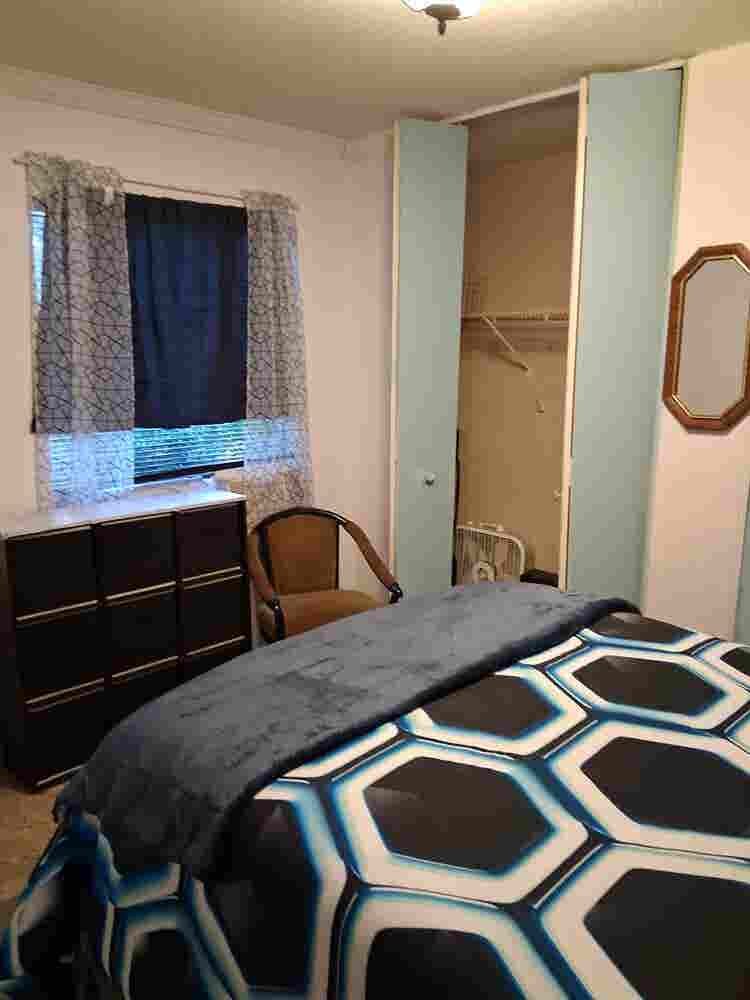 Furnished Weekly Room Rentals!