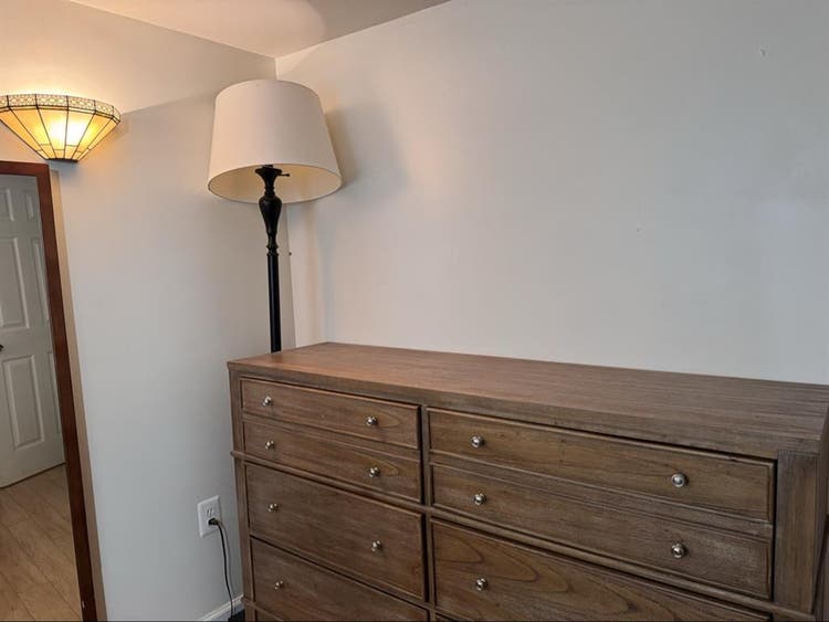 Room in shared house, private bath