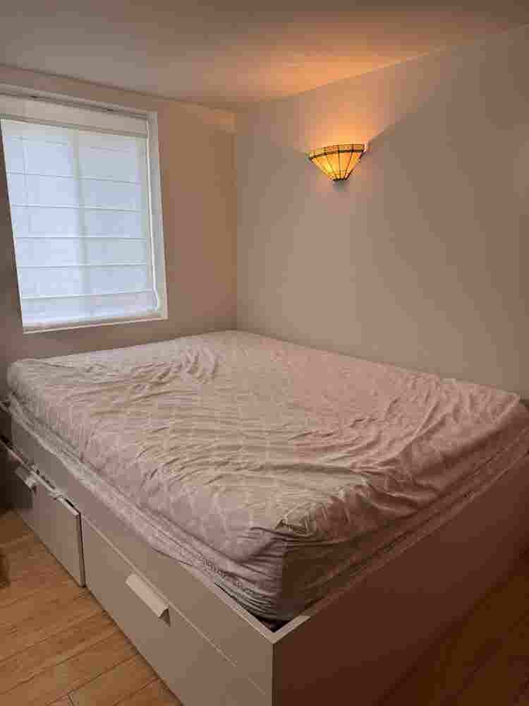 Room in shared house, private bath