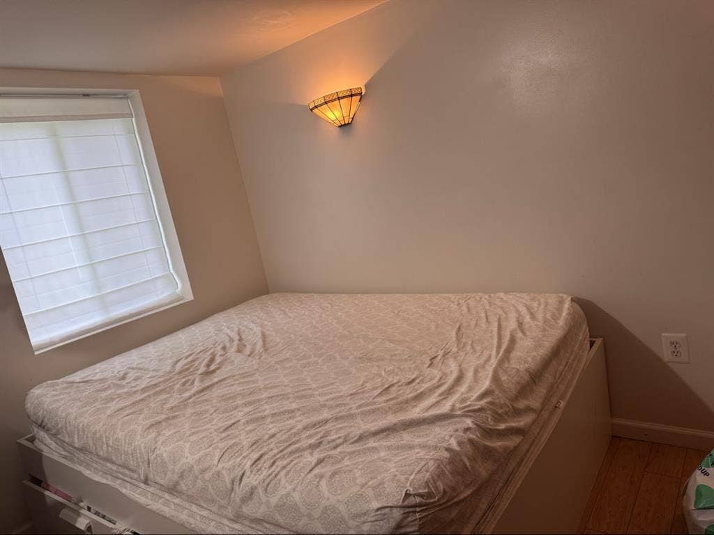 Room in shared house, private bath