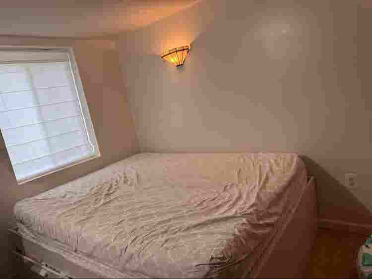 Room in shared house, private bath