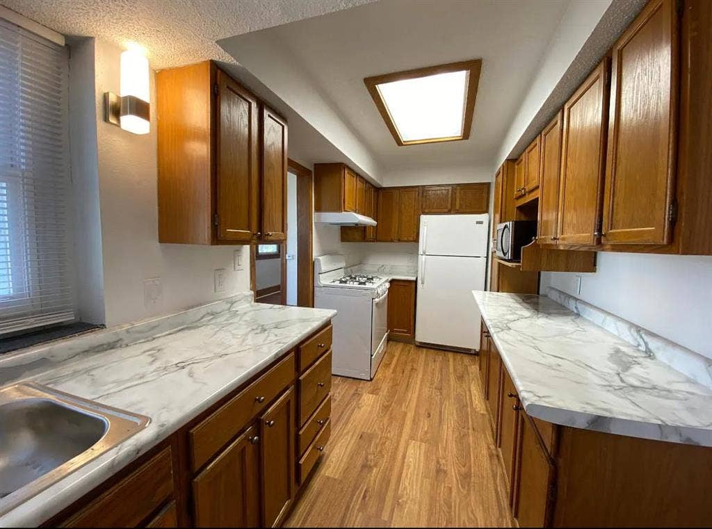 Immediate lease takeover available!