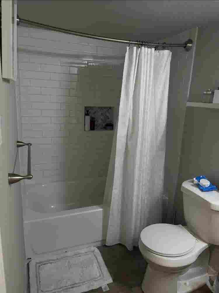 Room in the colonyy