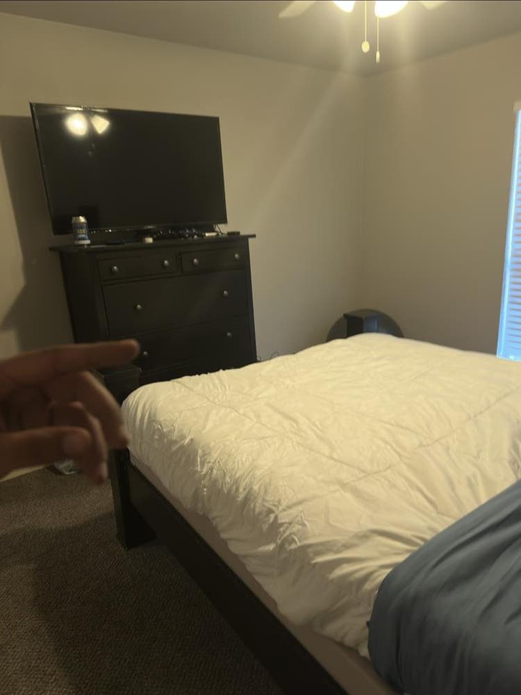 Room in the colonyy