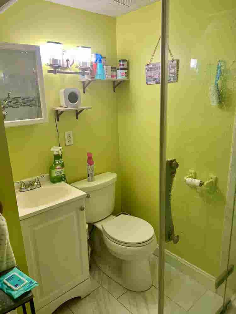 $ ROOM FOR RENT!!
