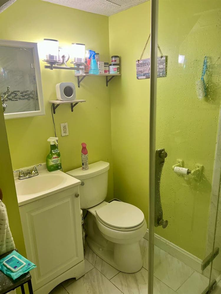 $ ROOM FOR RENT!!