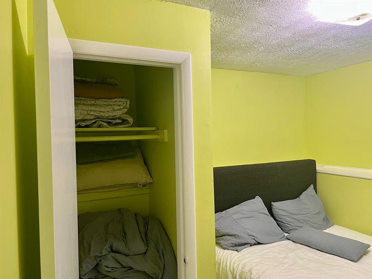 $ ROOM FOR RENT!!