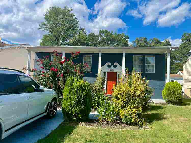 $ ROOM FOR RENT!!