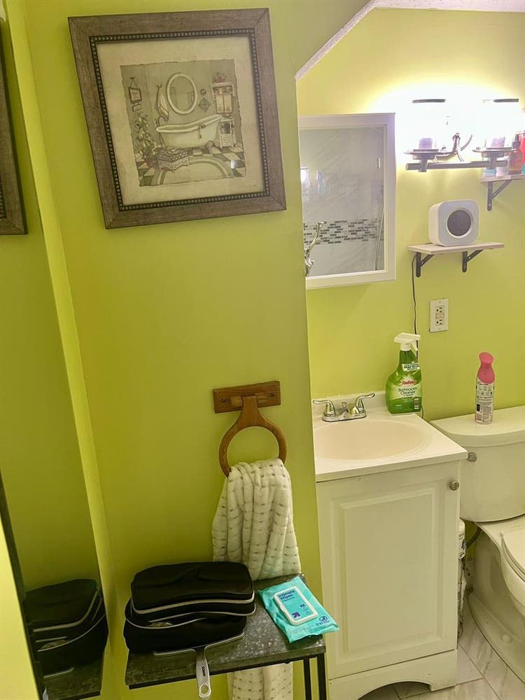 $ ROOM FOR RENT!!