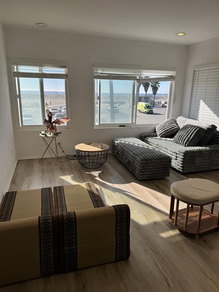 Room available female