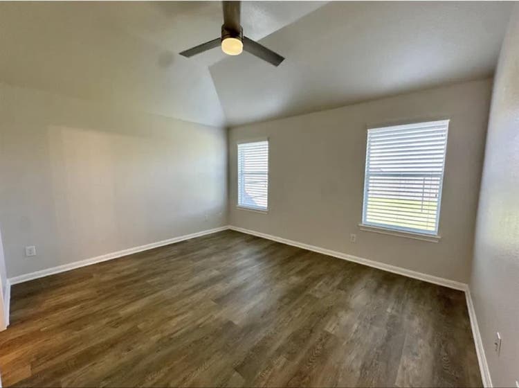Room for Rent
– Little Elm
