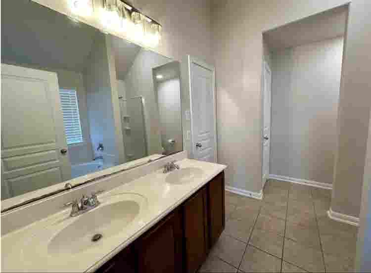 Room for Rent 
– Little Elm