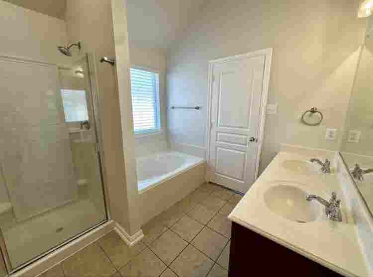 Room for Rent 
– Little Elm