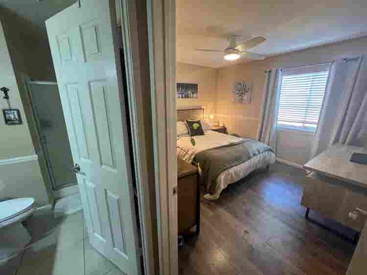 Private room and bathroom