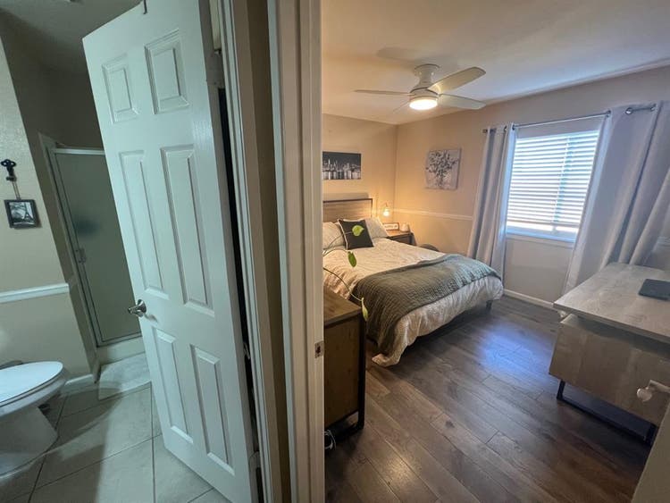 Private room and bathroom