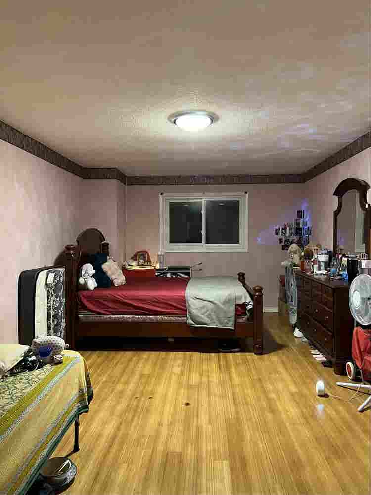 Master bedroom for rent (sharing )