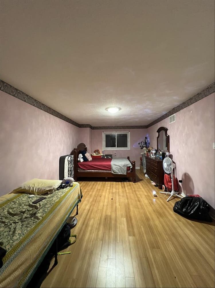 Master bedroom for rent (sharing )