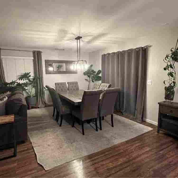Room in a Cozy Home In South Reno