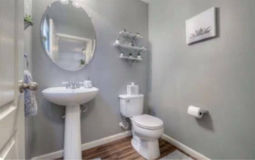 Room in a Cozy Home In South Reno