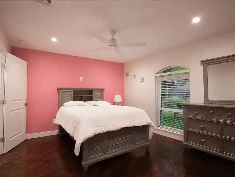 ✨
Room For Rent in Las Colinas ✨