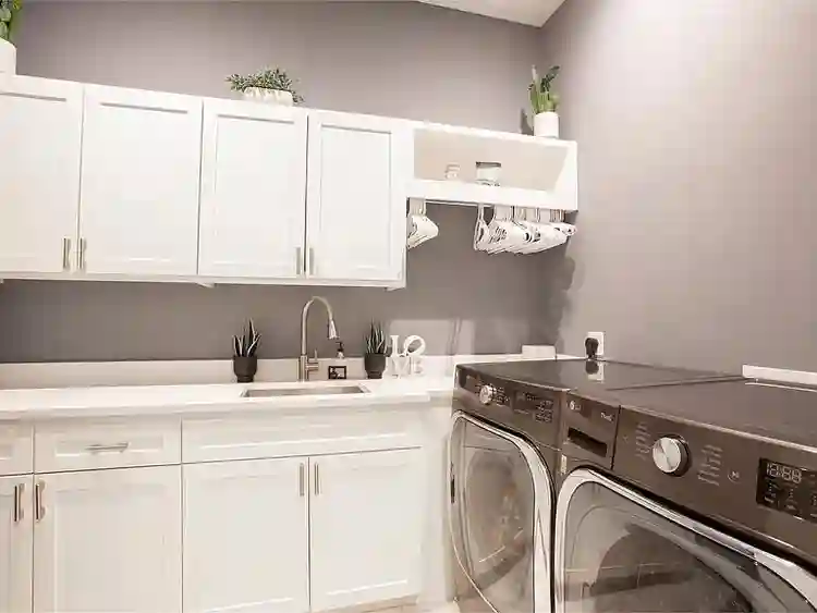 ✨
Room For Rent in Las Colinas ✨