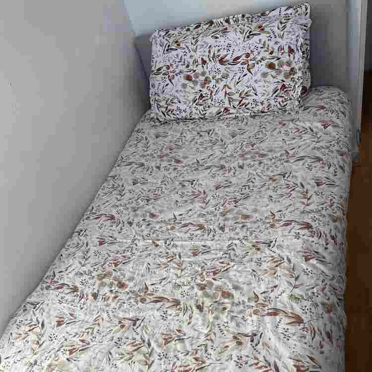 1 single Room available