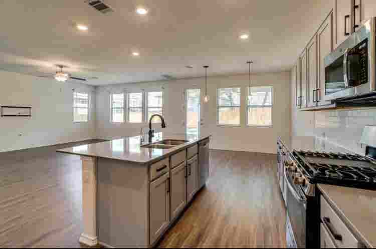 Austin, TX  Baths 4 Rent!