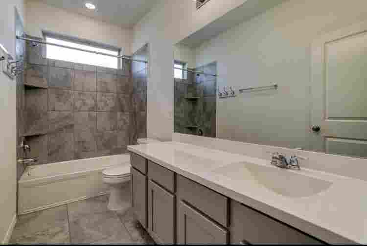Austin, TX  Baths 4 Rent!