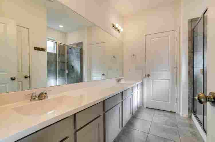 Austin, TX  Baths 4 Rent!