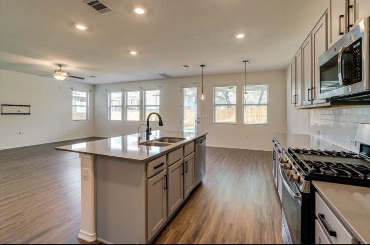 Austin, TX  Baths 4 Rent!