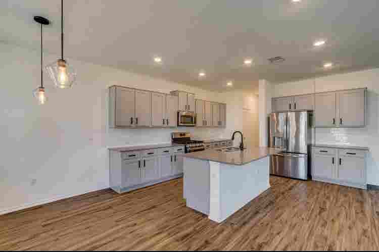 Austin, TX  Baths 4 Rent!