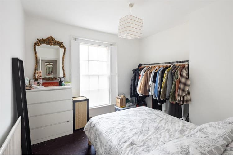 Large 2 bedroomm