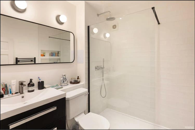 Large 2 bedroomm