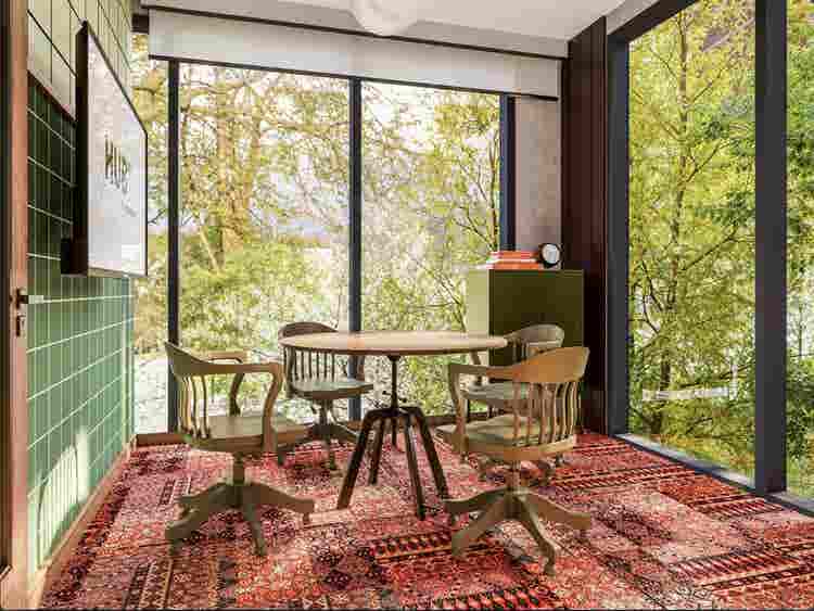 Immediate occupancy 1-2 bedroom apt