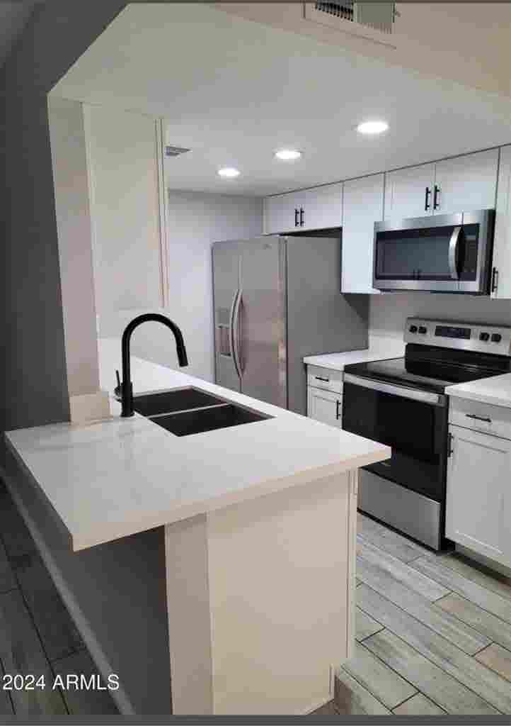 Recently updated condo (Scottsdale)