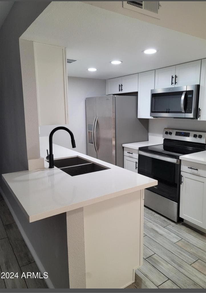 Recently updated condo (Scottsdale)