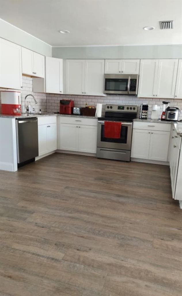 Furnished room for rent