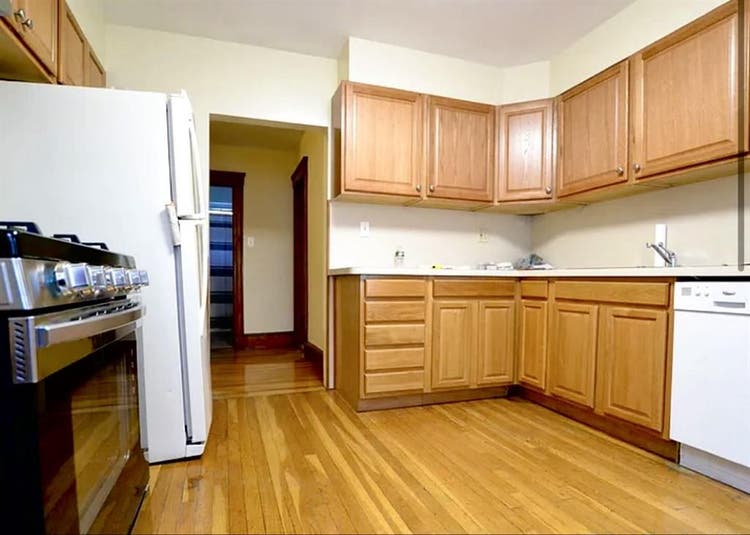OPEN ROOM TO RENT (NEED 3RD ROOMIE)