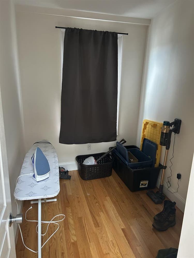 South
hie apartment