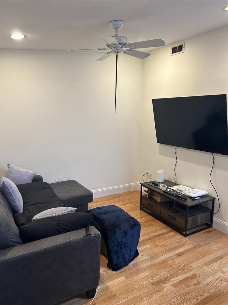 South
hie apartment