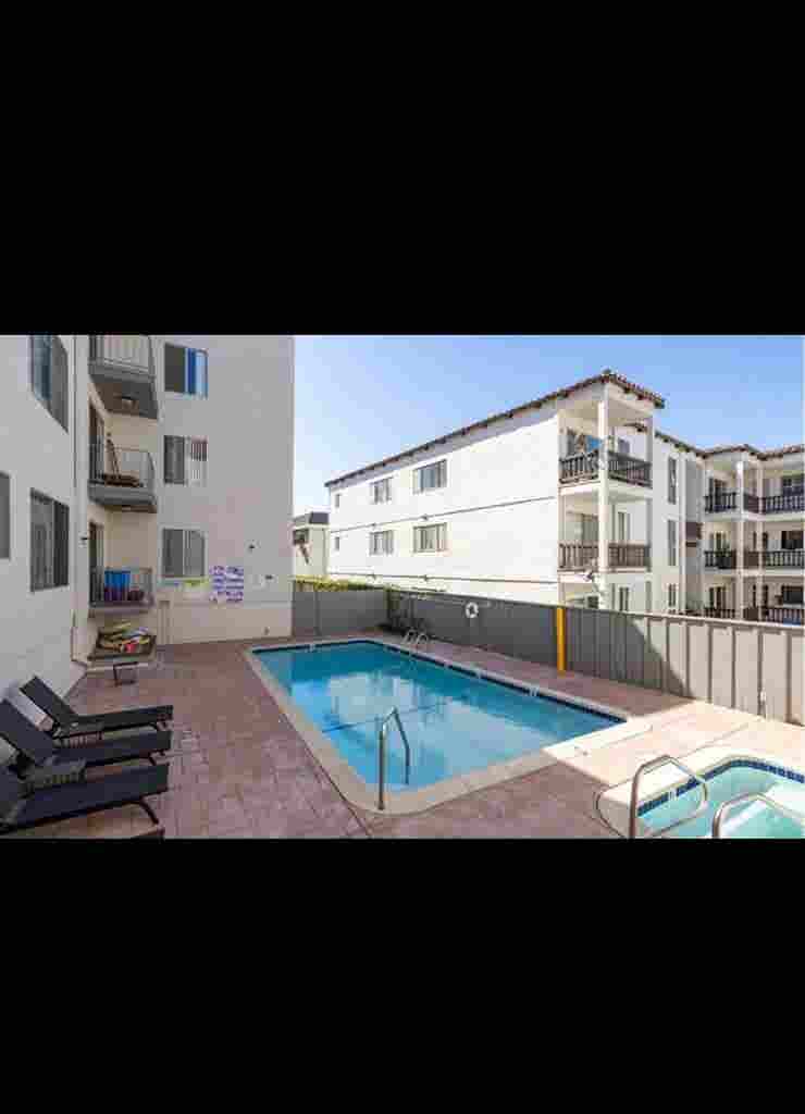 PRIVATE BED & BATH IN CULVER CITY