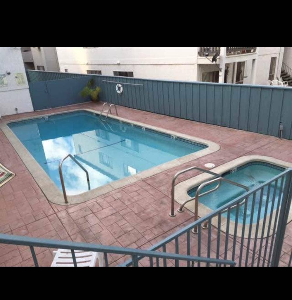 PRIVATE BED & BATH IN CULVER CITY