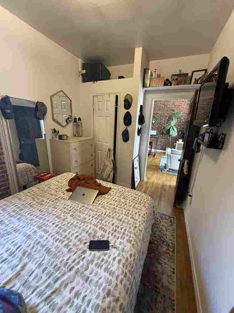 Queen-Size BR in renovated apt