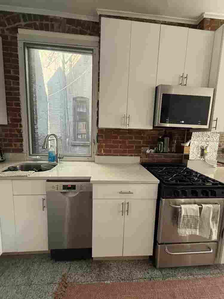 Queen-Size BR in renovated apt